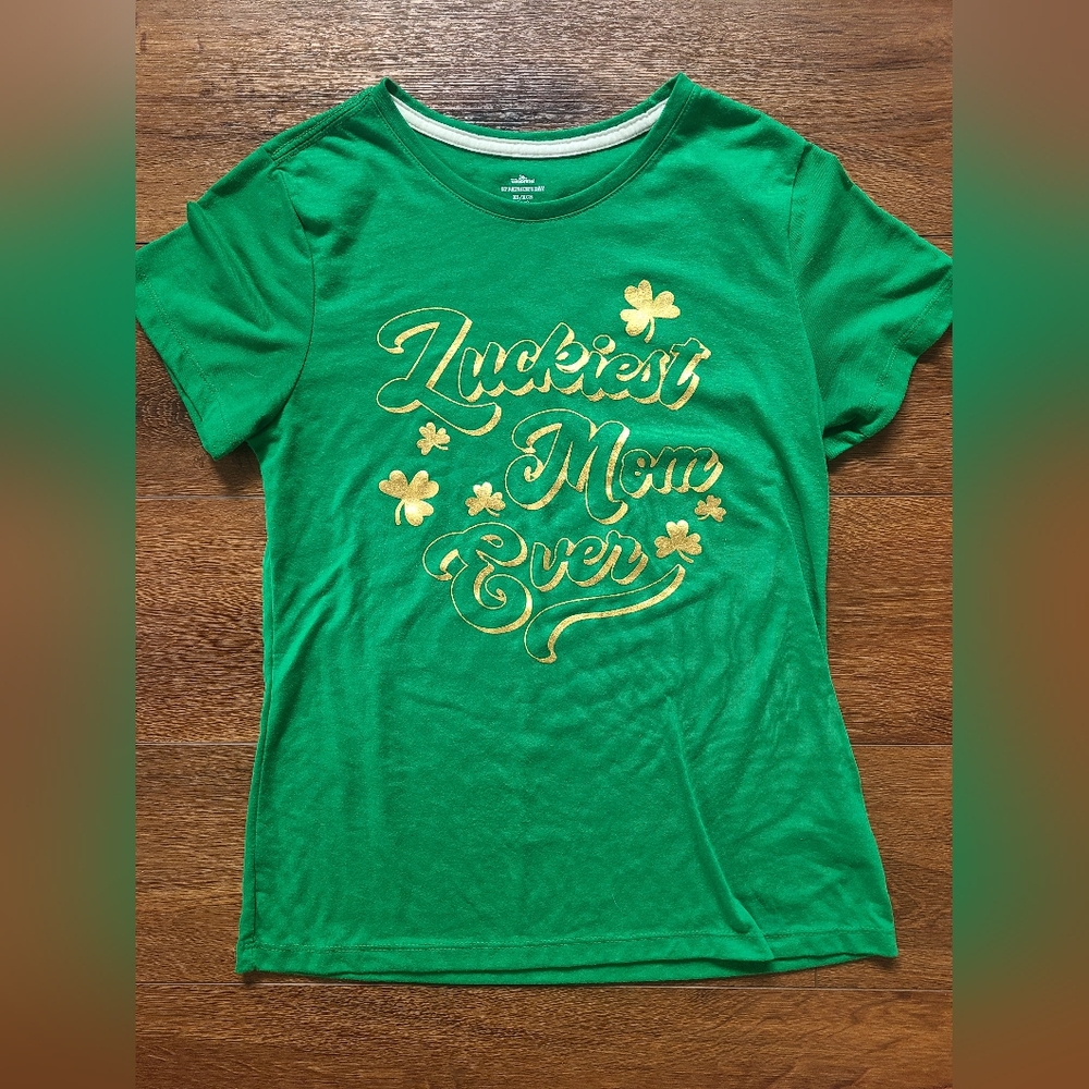 Luckiest Mom Ever St Patrick's Day tshirt sz XS
